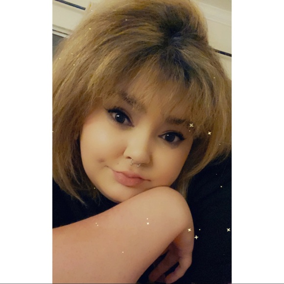 Meet your Posher, Taylor - Picture 1 of 1